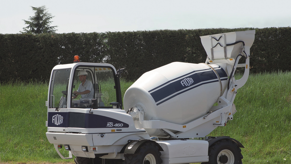 Self Loading concrete Mixer 1